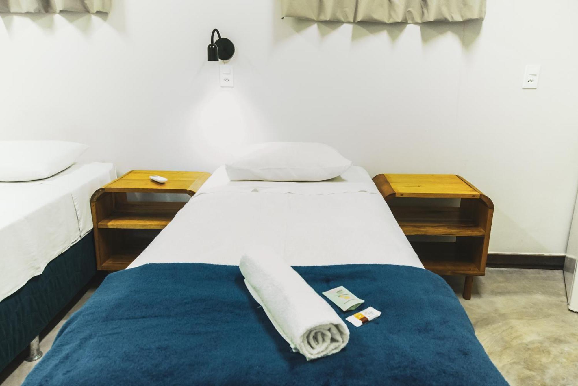 Local Hostel Novo Airão Eksteriør bilde