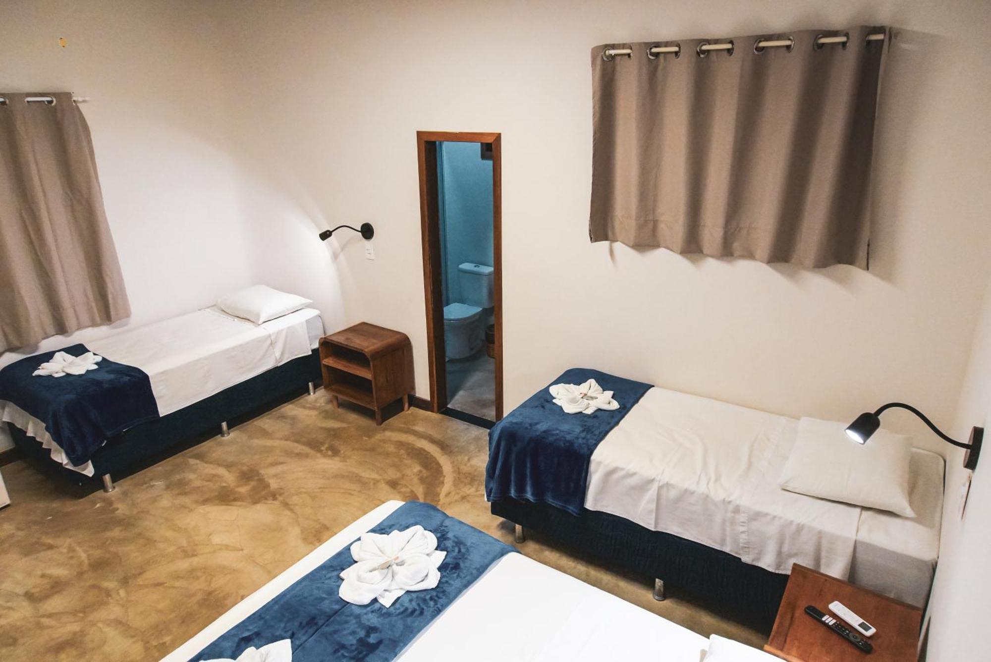 Local Hostel Novo Airão Eksteriør bilde