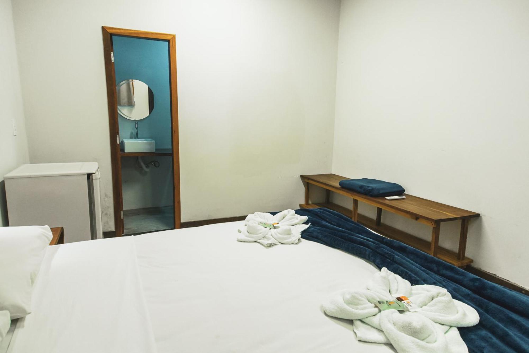 Local Hostel Novo Airão Eksteriør bilde